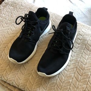 Black Size 8 Roshe 2.0
